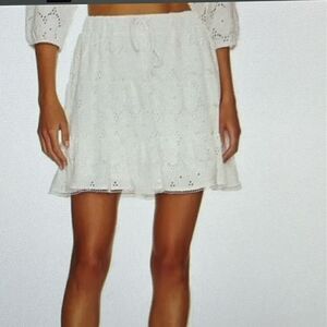BCBGeneration White Eyelet Mini Skirt New w/out tags Size Large